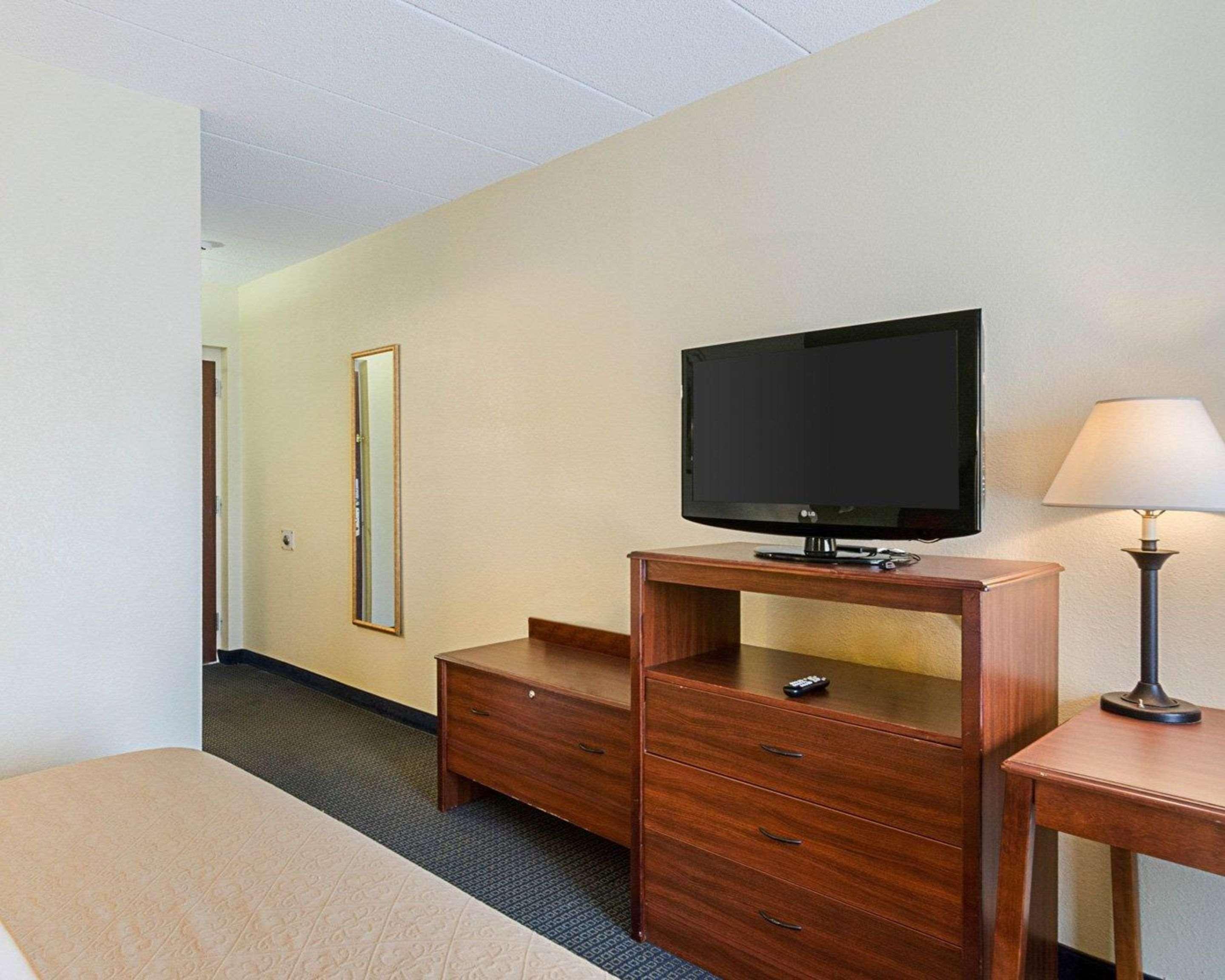 Quality Inn & Suites Ουόρστερ Εξωτερικό φωτογραφία