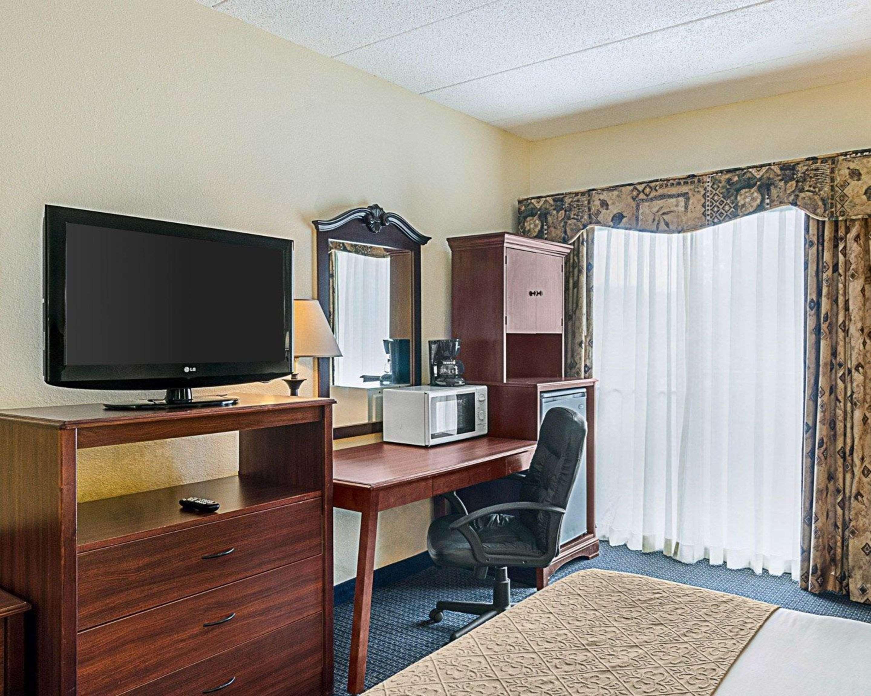 Quality Inn & Suites Ουόρστερ Εξωτερικό φωτογραφία