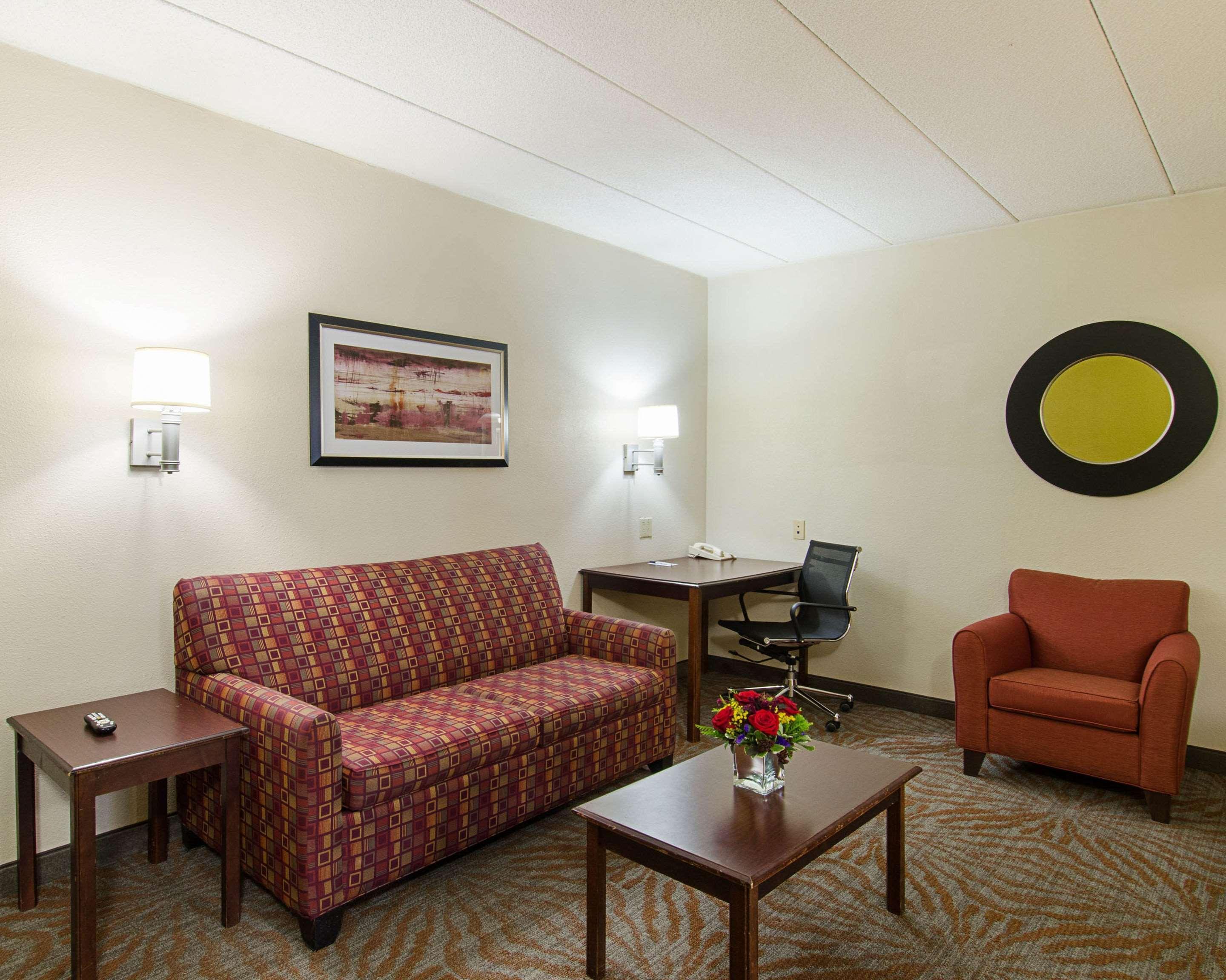 Quality Inn & Suites Ουόρστερ Εξωτερικό φωτογραφία