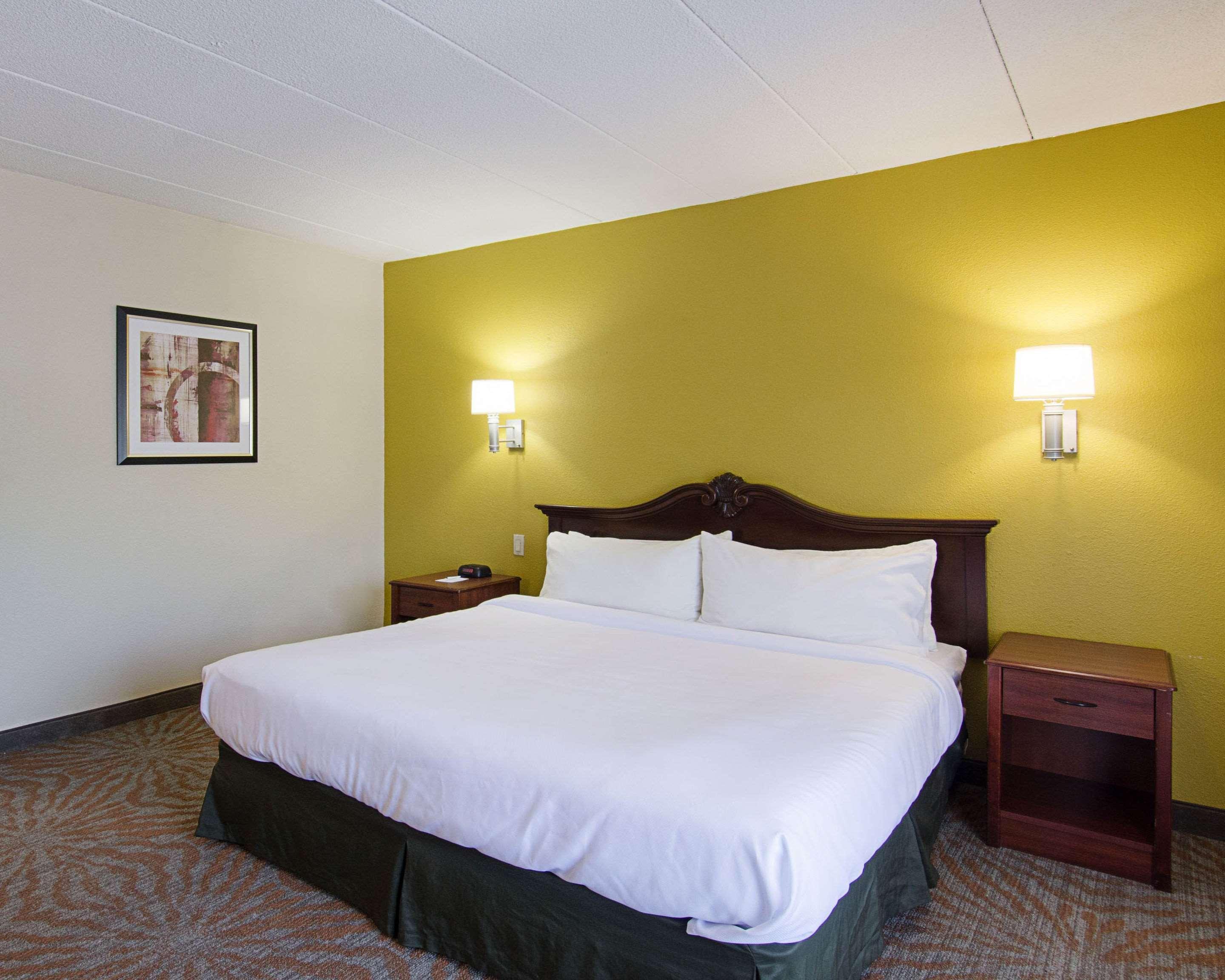 Quality Inn & Suites Ουόρστερ Εξωτερικό φωτογραφία